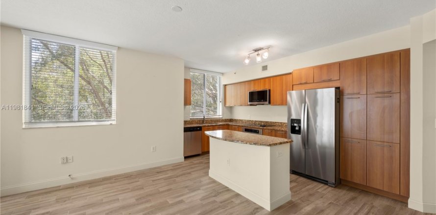 Condo in Plantation, Florida, 2 bedrooms  № 2043046