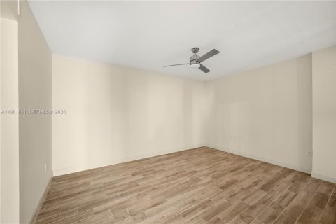 Condo in Plantation, Florida, 2 bedrooms  № 2043046 - photo 8