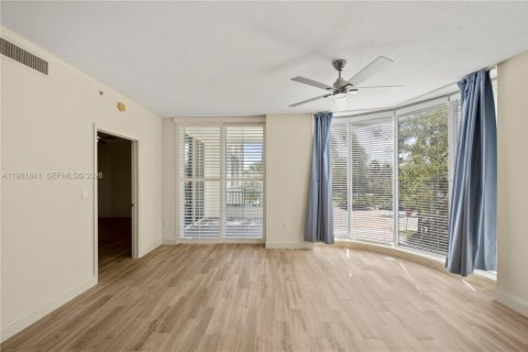 Condo in Plantation, Florida, 2 bedrooms  № 2043046 - photo 3