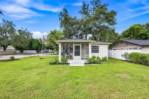 Villa ou maison à Tampa, Floride 3 chambres, 112.69 m2 № 2321244