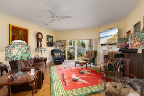 Townhouse in Saint Pete Beach, Florida 3 bedrooms, 190.45 sq.m. № 1540173 - photo 5
