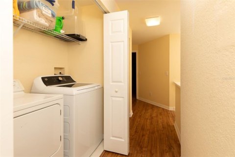 Townhouse in Saint Pete Beach, Florida 3 bedrooms, 190.45 sq.m. № 1540173 - photo 21