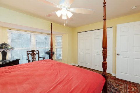 Townhouse in Saint Pete Beach, Florida 3 bedrooms, 190.45 sq.m. № 1540173 - photo 19