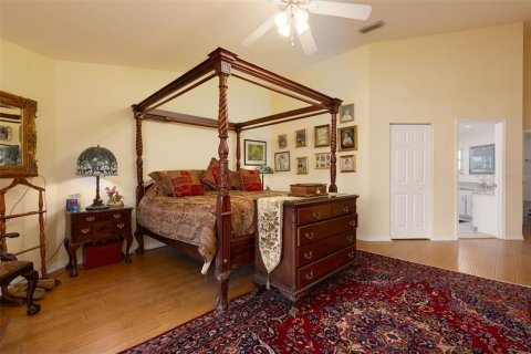 Townhouse in Saint Pete Beach, Florida 3 bedrooms, 190.45 sq.m. № 1540173 - photo 23