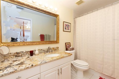 Townhouse in Saint Pete Beach, Florida 3 bedrooms, 190.45 sq.m. № 1540173 - photo 20