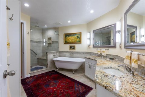 Townhouse in Saint Pete Beach, Florida 3 bedrooms, 190.45 sq.m. № 1540173 - photo 25