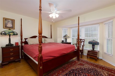 Townhouse in Saint Pete Beach, Florida 3 bedrooms, 190.45 sq.m. № 1540173 - photo 17