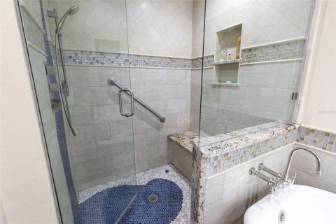 Townhouse in Saint Pete Beach, Florida 3 bedrooms, 190.45 sq.m. № 1540173 - photo 27