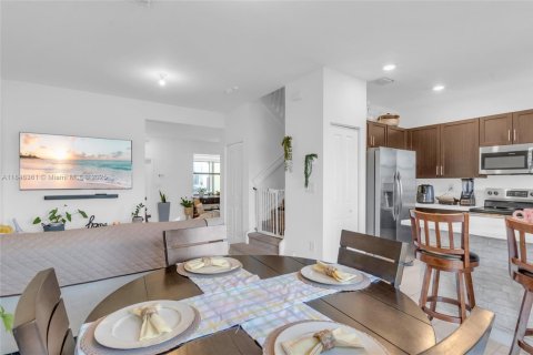 Купить таунхаус в Майами, Флорида 3 спальни, 165.18м2, № 1936131 - фото 18