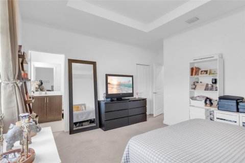 Adosado en venta en Miami, Florida, 3 dormitorios, 165.18 m2 № 1936131 - foto 20