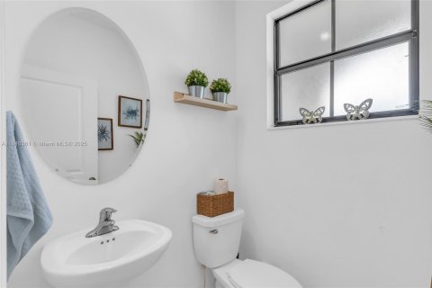 Купить таунхаус в Майами, Флорида 3 спальни, 165.18м2, № 1936131 - фото 9