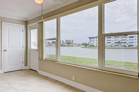 Copropriété à vendre à Gulfport, Floride: 2 chambres, 104.05 m2 № 2100348 - photo 24