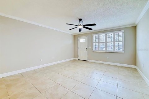 Copropriété à vendre à Gulfport, Floride: 2 chambres, 104.05 m2 № 2100348 - photo 6