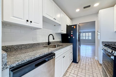 Copropriété à vendre à Gulfport, Floride: 2 chambres, 104.05 m2 № 2100348 - photo 12