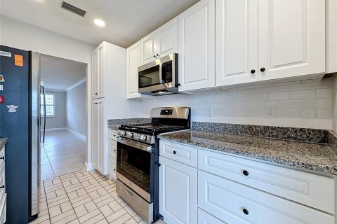 Copropriété à vendre à Gulfport, Floride: 2 chambres, 104.05 m2 № 2100348 - photo 18