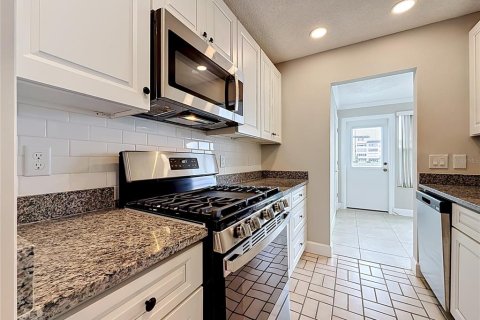 Copropriété à vendre à Gulfport, Floride: 2 chambres, 104.05 m2 № 2100348 - photo 16