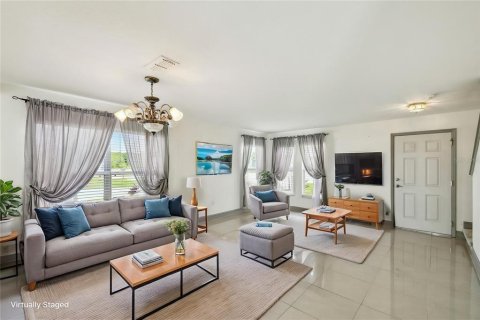 Casa en venta en Kissimmee, Florida, 4 dormitorios, 239.5 m2 № 1657814 - foto 4