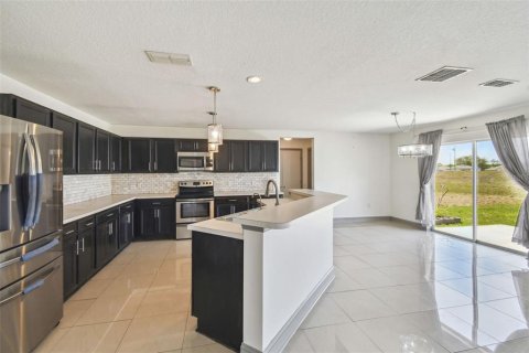 Casa en venta en Kissimmee, Florida, 4 dormitorios, 239.5 m2 № 1657814 - foto 11