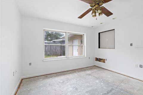 House in Merrit Island, Florida 4 bedrooms, 119.1 sq.m. № 1685131 - photo 18