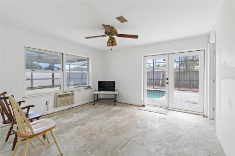 House in Merrit Island, Florida 4 bedrooms, 119.1 sq.m. № 1685131 - photo 16