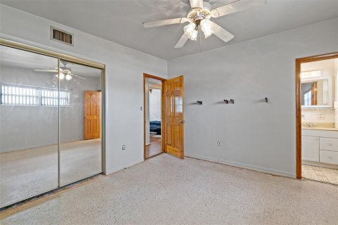 House in Merrit Island, Florida 4 bedrooms, 119.1 sq.m. № 1685131 - photo 26