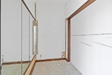 House in Merrit Island, Florida 4 bedrooms, 119.1 sq.m. № 1685131 - photo 8