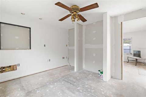 House in Merrit Island, Florida 4 bedrooms, 119.1 sq.m. № 1685131 - photo 19