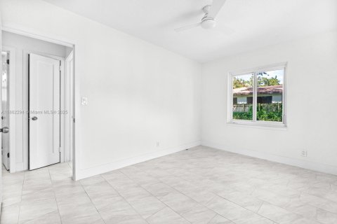 House in Fort Lauderdale, Florida 2 bedrooms, 80.08 sq.m. № 1892040 - photo 14