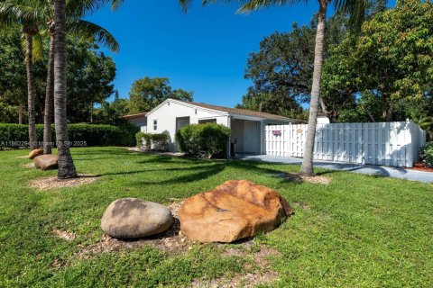 House in Fort Lauderdale, Florida 2 bedrooms, 80.08 sq.m. № 1892040 - photo 3