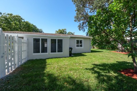 House in Fort Lauderdale, Florida 2 bedrooms, 80.08 sq.m. № 1892040 - photo 22