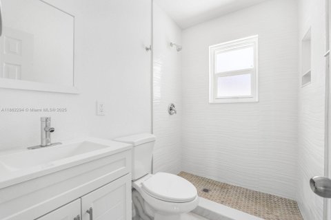 House in Fort Lauderdale, Florida 2 bedrooms, 80.08 sq.m. № 1892040 - photo 12