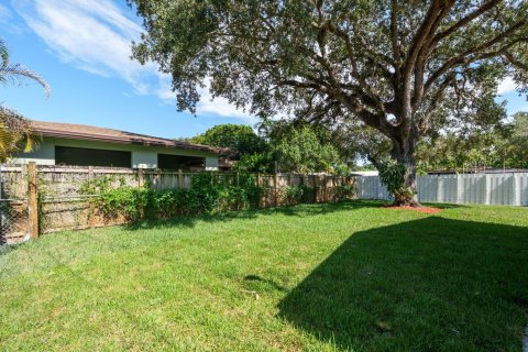 House in Fort Lauderdale, Florida 2 bedrooms, 80.08 sq.m. № 1892040 - photo 26