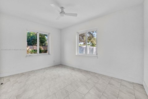 House in Fort Lauderdale, Florida 2 bedrooms, 80.08 sq.m. № 1892040 - photo 13