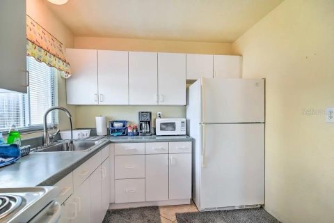 Duplex à vendre à Clearwater, Floride: 3 chambres, 137.68 m2 № 1880515 - photo 16