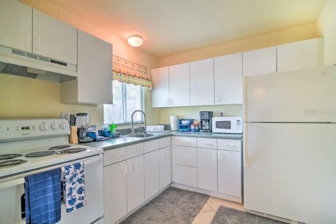 Duplex à vendre à Clearwater, Floride: 3 chambres, 137.68 m2 № 1880515 - photo 4
