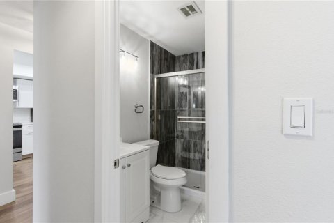 Condominio en venta en Sarasota, Florida, 2 dormitorios, 90.77 m2 № 2142201 - foto 14