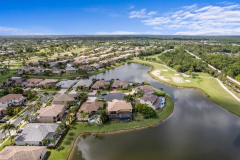 Casa en venta en Royal Palm Beach, Florida, 5 dormitorios, 396.41 m2 № 2186742 - foto 15