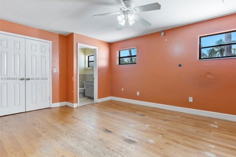 Casa en venta en Palmetto Bay, Florida, 6 dormitorios, 540.32 m2 № 1881584 - foto 25