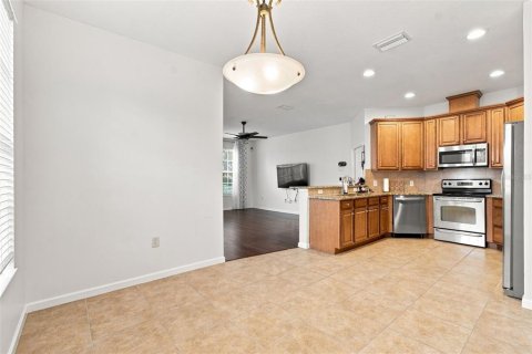 Adosado en venta en Tampa, Florida, 3 dormitorios, 217.3 m2 № 2358476 - foto 18