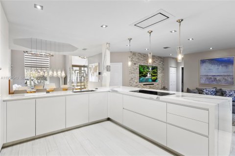 Купить виллу или дом в Дорал, Флорида 5 спален, 238.67м2, № 2009193 - фото 8