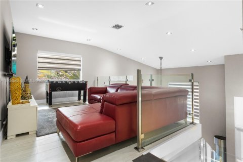 Купить виллу или дом в Дорал, Флорида 5 спален, 238.67м2, № 2009193 - фото 14