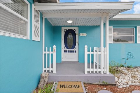 House in Spring Hill, Florida 2 bedrooms, 127.83 sq.m. № 2217107 - photo 11