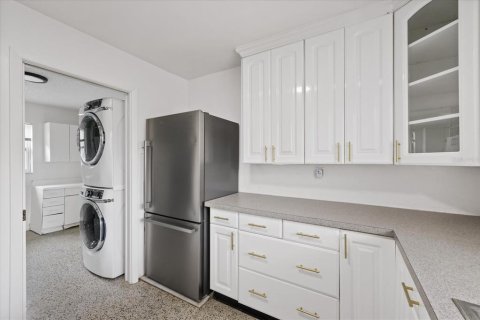 House in Spring Hill, Florida 2 bedrooms, 127.83 sq.m. № 2217107 - photo 21