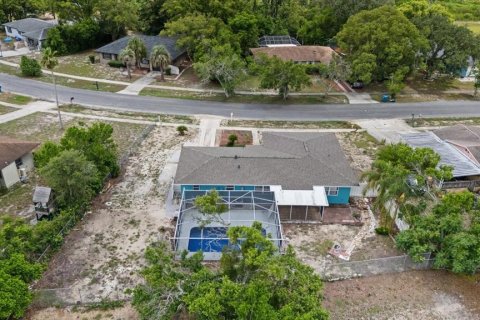 House in Spring Hill, Florida 2 bedrooms, 127.83 sq.m. № 2217107 - photo 3