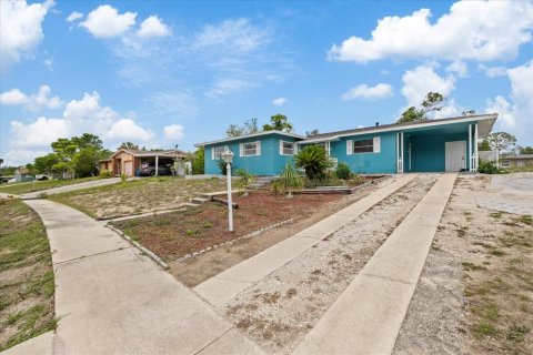 House in Spring Hill, Florida 2 bedrooms, 127.83 sq.m. № 2217107 - photo 9
