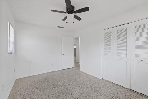 House in Spring Hill, Florida 2 bedrooms, 127.83 sq.m. № 2217107 - photo 29