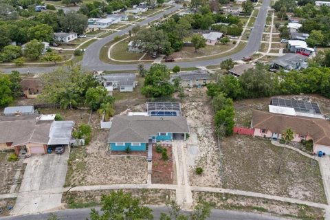 House in Spring Hill, Florida 2 bedrooms, 127.83 sq.m. № 2217107 - photo 5