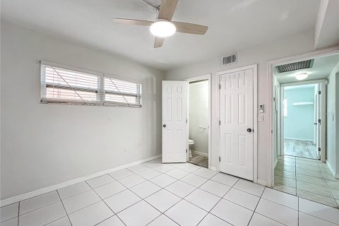 Apartamento en alquiler en Treasure Island, Florida, 2 dormitorios, 74.32 m2 № 1910960 - foto 15