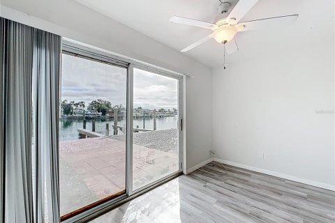 Apartamento en alquiler en Treasure Island, Florida, 2 dormitorios, 74.32 m2 № 1910960 - foto 11
