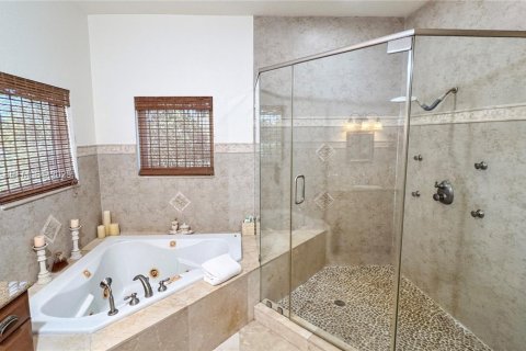 House in Miami, Florida 3 bedrooms, 252.88 sq.m. № 2039229 - photo 26